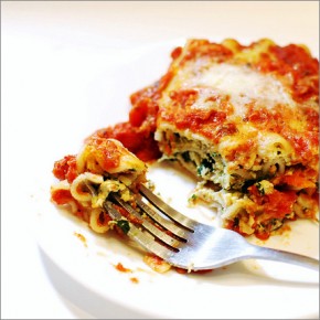 Manicotti, or lasagna rolls with vegetables Hey, that tastes good! Manicotti, or lasagna rolls with vegetables Hey, that tastes good!